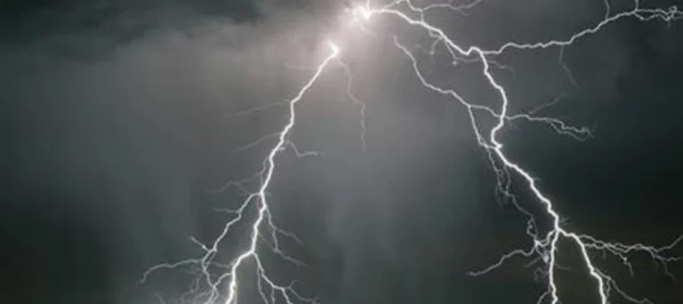 14 people killed and 34 others nursing injuries due to Lightning.